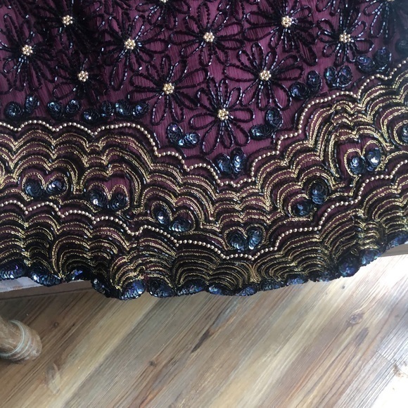 PAPELL boutique Size M wine colored top with heavy gold and black‎ beading NWT - Picture 2 of 9